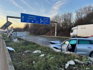 Haan: Brand eines Gefahrguttransporters auf der A 46 - Warnung für Bereich Mahnert