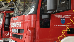 Beverungen: Wohnungsbrand mit Menschenrettung und besonderer Gefahrenlage