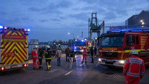 Solingen: Feuerwehr unterstützt nach Bombenfund in Monheim am Rhein